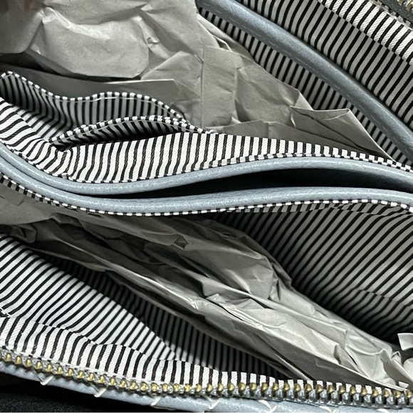 Blue Grey Crossbody/wristlet purse BNWT - Picture 3 of 5